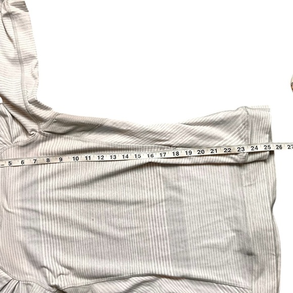 Lululemon Think Fast Long Sleeve Athletic Running Top- Size 6 - Picture 12 of 16